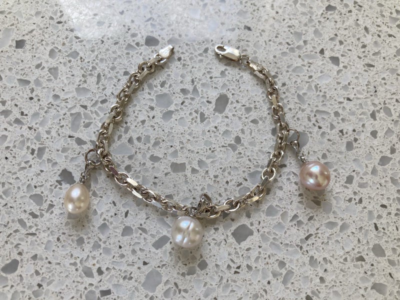 Beautiful Italian-Made 3 Pearl Bracelet Sterling Silver Carousel 1