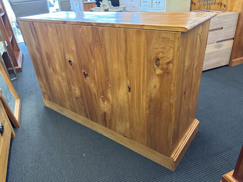 Beautiful Large Solid Rimu Kitchen Sideboard/Buffet Carousel 20