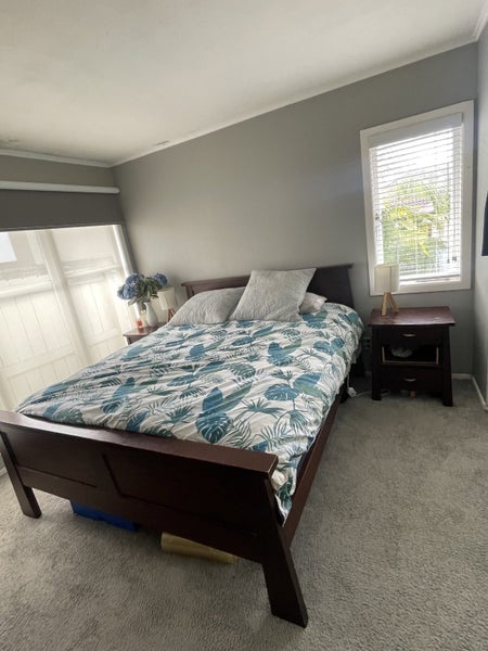 Beautiful Dark Wood Bedroom Suite Carousel 1