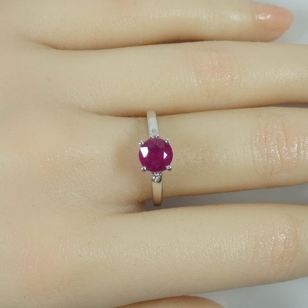 Gorgeous Red Ruby & diamond ring in 9ct white gold Carousel 6