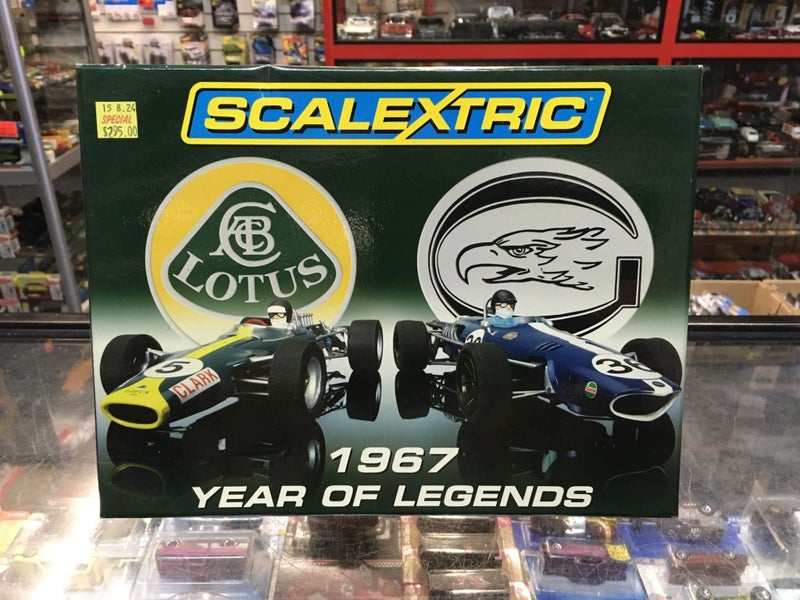 1/32 SCALEXTRIC - 1967 YEAR OF LEGENDS EAGLE GURNEY-WESTLAKE V12 & LOTUS TYPE 49 Carousel 3