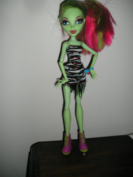 Monster High collectible Venus Flytrap Carousel 1