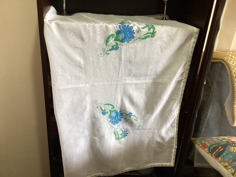 Vintage tea shower cover Carousel 1