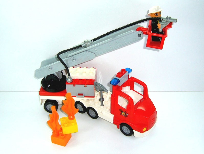 ®™DUPLO - 5682 Fire Truck (Has extendable Ladder on Swival base) ~Retired 2015~ Carousel 2