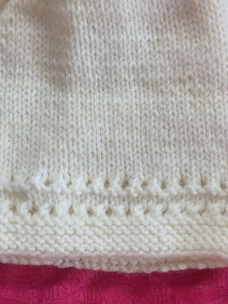 Babies white Beanie sz12 mth Carousel 2