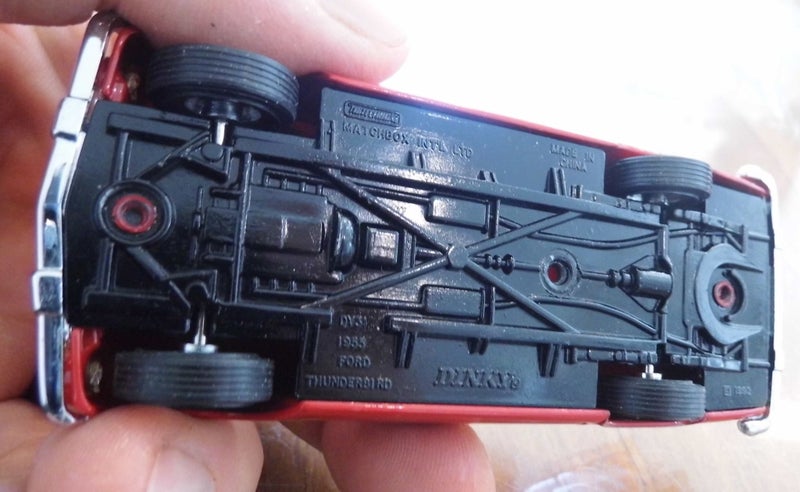 Joint Dinky / Matchbox: 1955 Ford Thunderbird. Made 1992. Mint Carousel 4