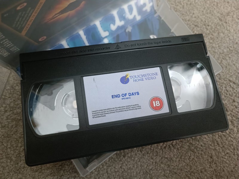 End of Days (1999) - Arnold Schwarzenegger - VHS Carousel 3