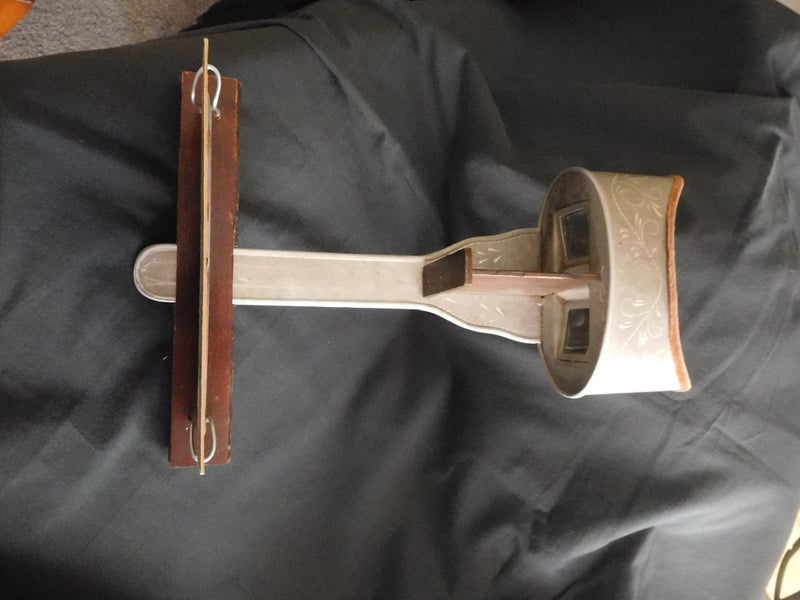 ANTIQUE STEREOSCOPE Carousel 2