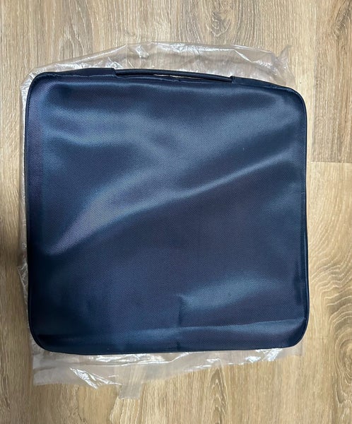 Toshiba Slipcase 10.1'' Indigo Blue, Laptop Case Carousel 1