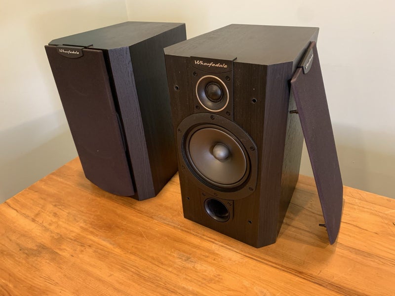 Very Tidy Wharfedale Vardus VR-100 Speakers Carousel 1