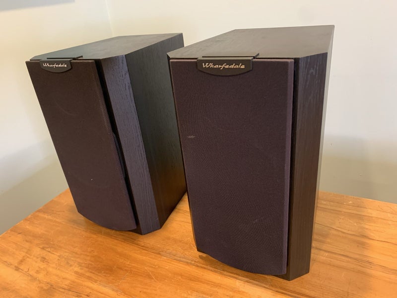 Very Tidy Wharfedale Vardus VR-100 Speakers Carousel 2