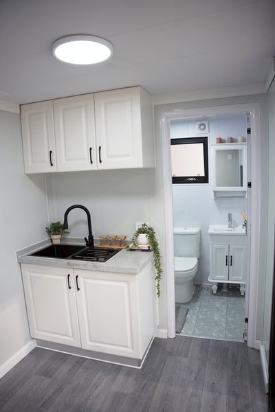 Lounge & Bathroom62931724308226112