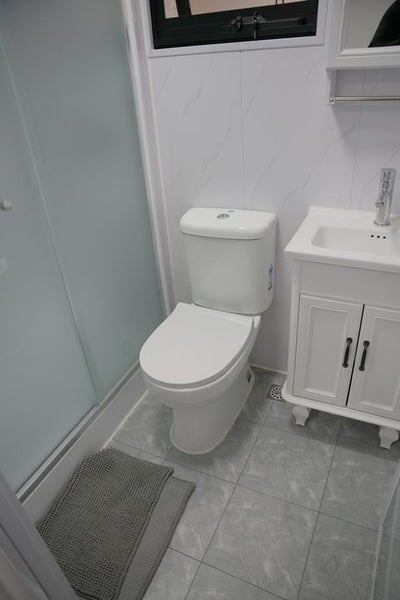 Lounge & Bathroom62931724308226113
