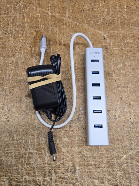 Unitek Y-3090 7 Ports Powered USB 3.0 Hub Carousel 2