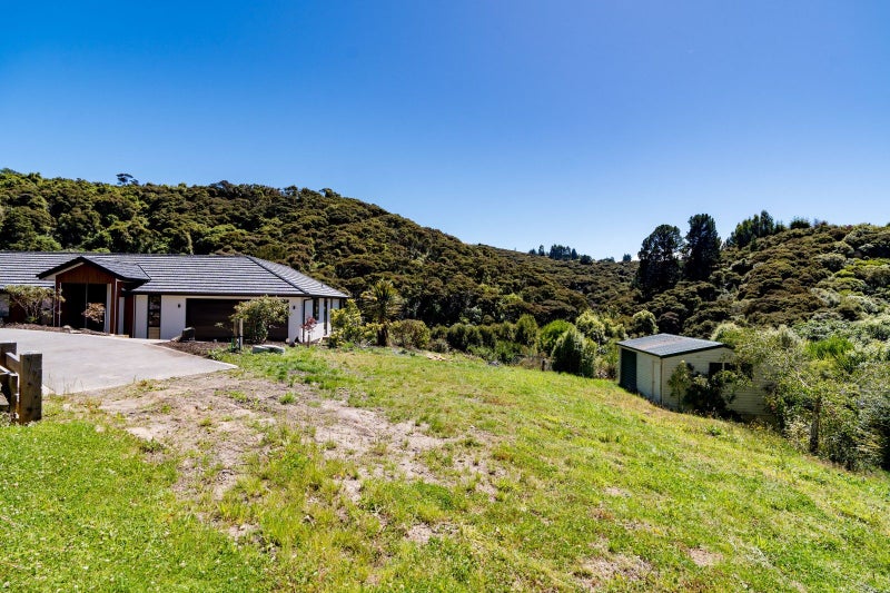 Serenity, sunshine, and private woodland setting62868840329603112