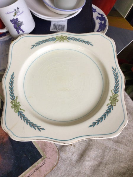 STAFFORDSHIRE MYOTT ENGLAND PLATE..READ Carousel 1