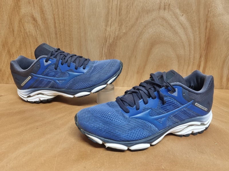 Mizuno Wave Inspire 16 Men's Running Shoes - US 8 - Very Good Condition Carousel 1
