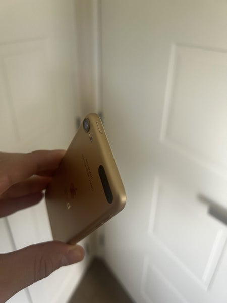 Near New Condition - iPod Touch 7th Generation 32GB Carousel 6