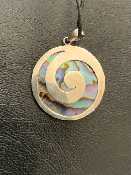 Silver & Paua Pendant Carousel 1