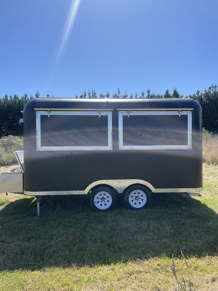 Food trailer Carousel 1