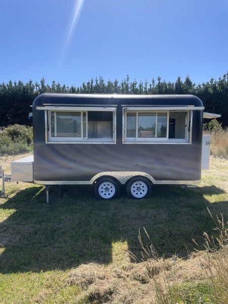 Food trailer Carousel 2