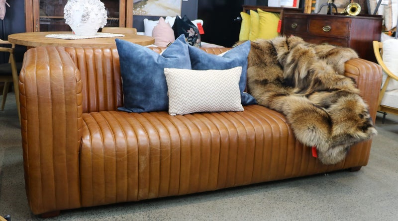 CLASSIC 3 SEATER VINTAGE LEATHER SOFA Carousel 1