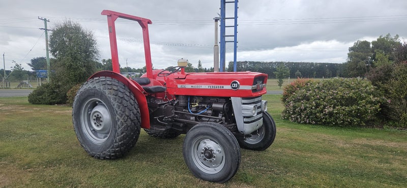 Massey Ferguson 135 Tractor Carousel 2