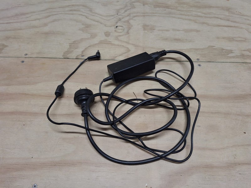 AOC monitor V24t (2009) & power cable Carousel 4