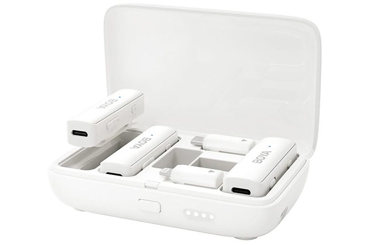 Boya BOYALINK All-In-One Wireless Microphone System - White Carousel 2