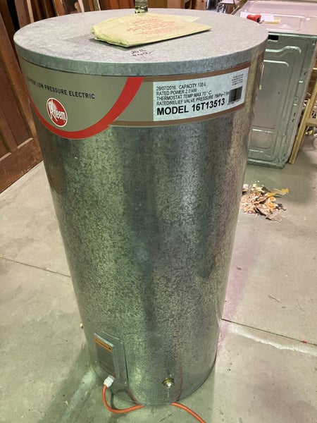Hot water cylinder 135 litre Carousel 1