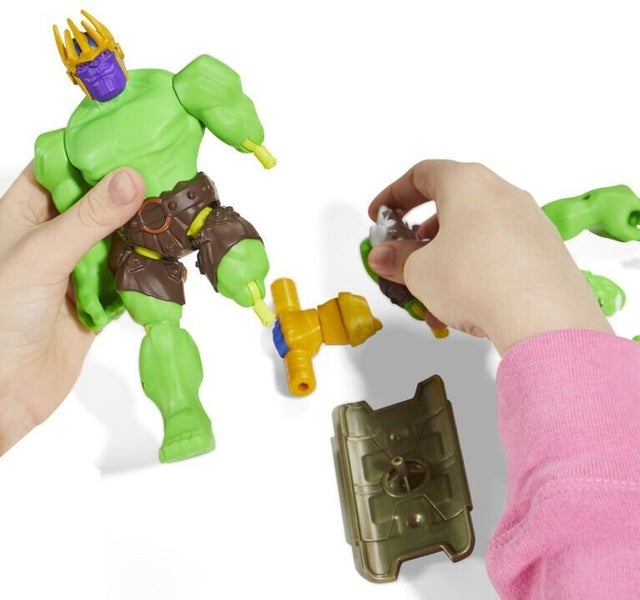 Mixmashers: Marvel Hulk - Deluxe 5" Action Figure Carousel 5