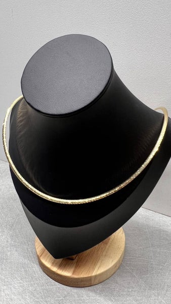 Gorgeous 10ct Gold Necklace Carousel 1