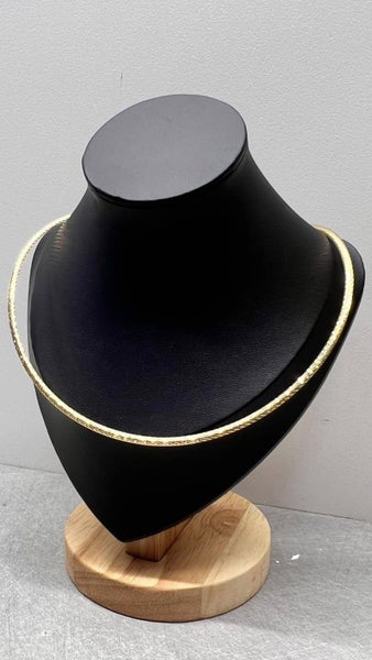 Gorgeous 10ct Gold Necklace Carousel 2