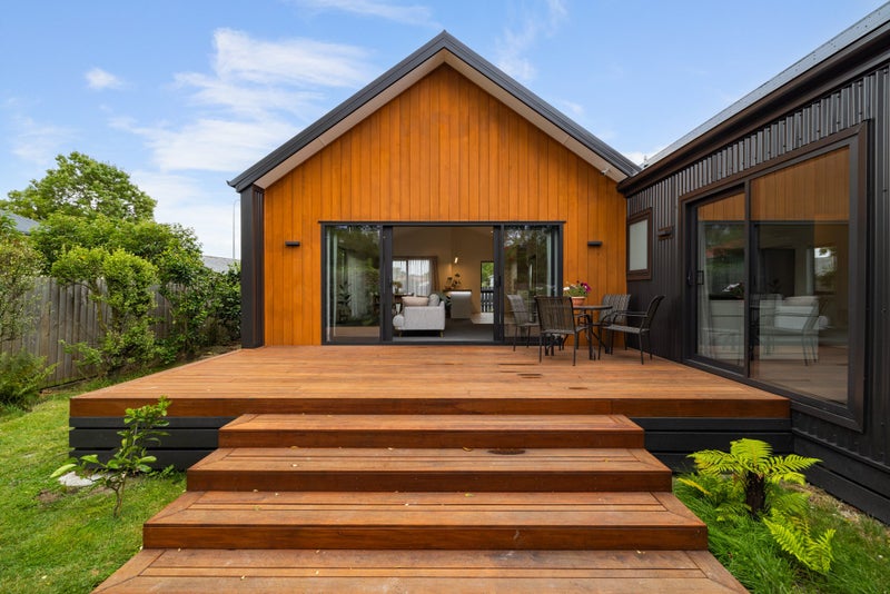 Laing Properties Ltd Carousel 6