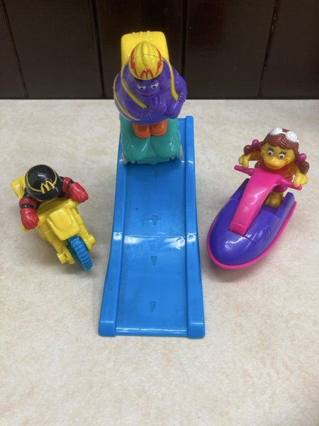 McDonald's 1999 Extreme Sports - Birdie, Grimace & Hamburglar Carousel 1