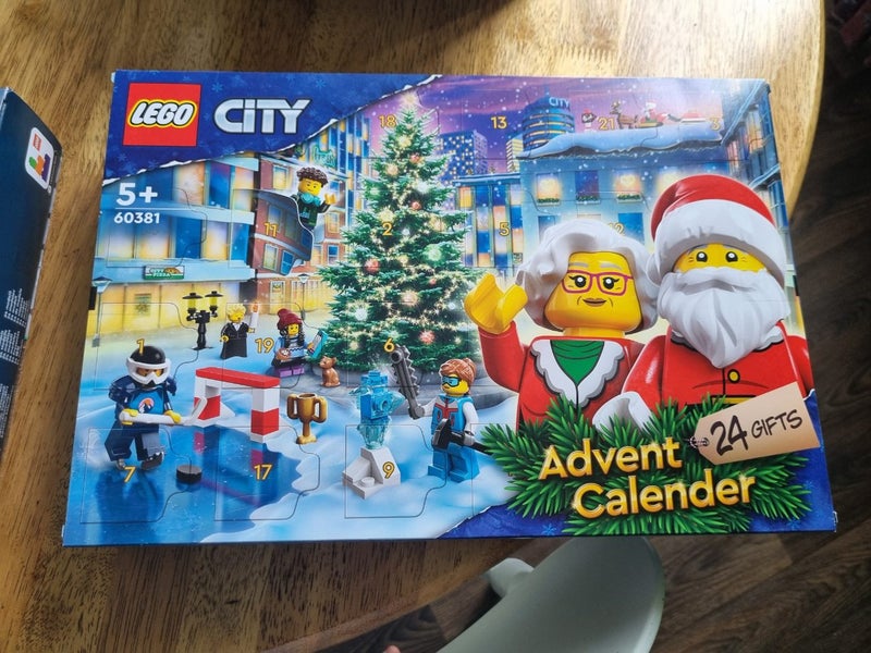 lego advent calander Carousel 1