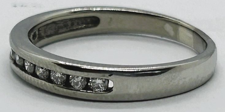 9CT WG DIAMOND RING 2.9GMS #B21123085-1 Carousel 2