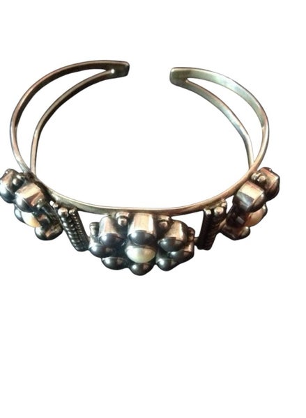 “NEW” Freshwater Pearl & Sterling Silver Beautiful Bangle - Adjustable. Carousel 2