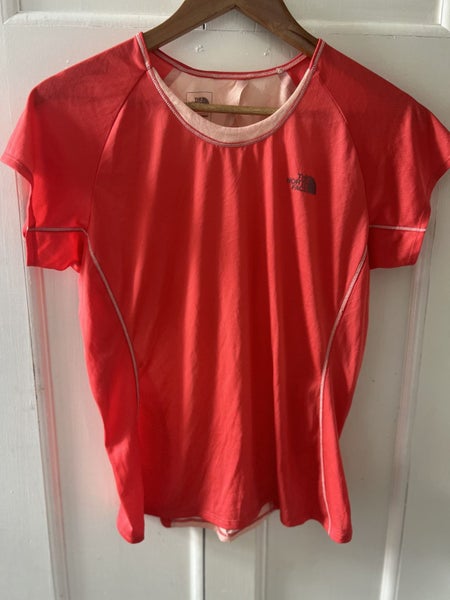 North Face tee. Size M Carousel 1