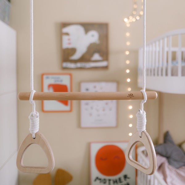 Kinderfeets: Trapeze with Rings Carousel 5
