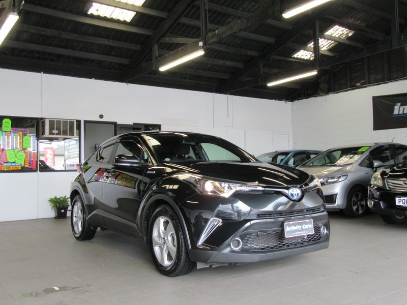 2017 Toyota C-HR HYBRID SUPER LOW 40KMS SALE!!!64317399374849111