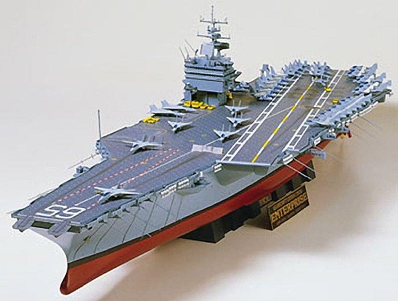 Tamiya 78007 1/350 Enterprise Carousel 1