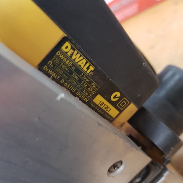 DEWALT PLANER DW690 XE T01 Carousel 3