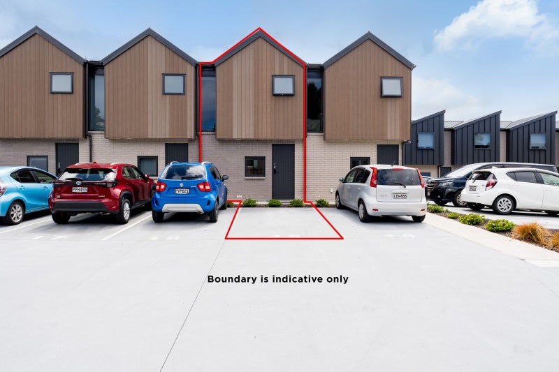 Image 2 of 20