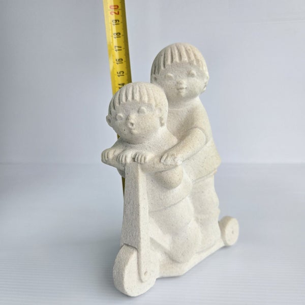 Marbell Stone Art Belgium Siblings on Scooter Figurine 1970-198063002898076545114