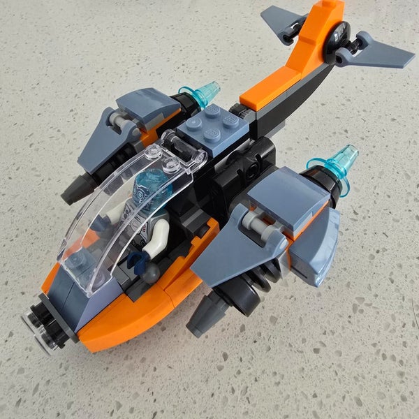 LEGO Creator 3 in 1 - 31111 - Cyber Drone Carousel 1