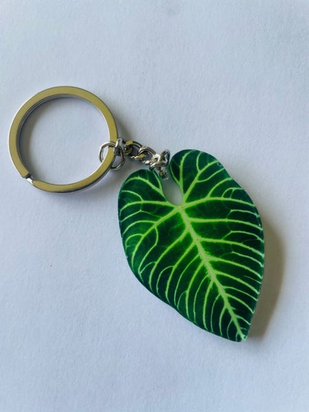 Alocasia Leaf Keychain - Tropical Foliage Accessory Carousel 1