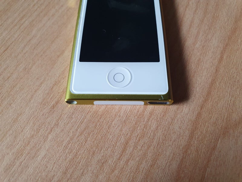 iPod Nano 7th Gen 16gb Carousel 4