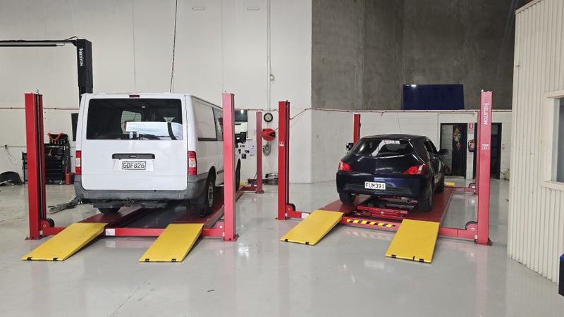 4 Post Wheel Alignment Hoist, 5000kg, 5M Runway Carousel 2