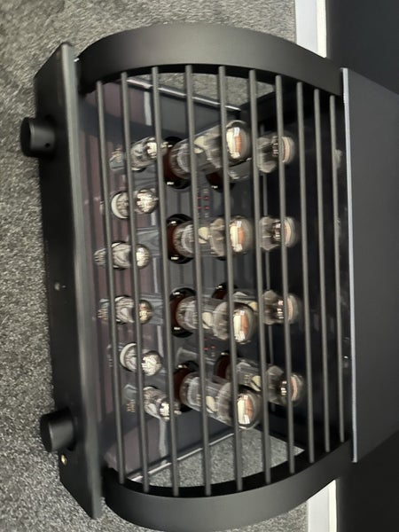 Primaluna EVO 400 Integrated Amplifier Carousel 2